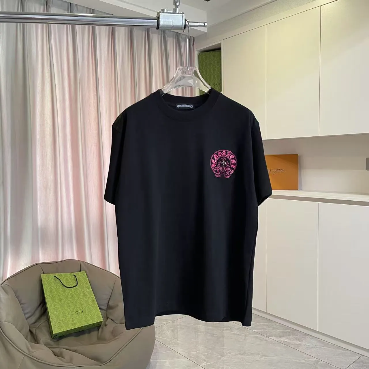 🅿️200 ch Crow* 2025 summer new style Sanskrit horseshoe cross Metal patch embroidery Short-sleeved T-shirt Customized fabric 300g Same style for men and women Size: S M L XL XXL Five codes Color: black white